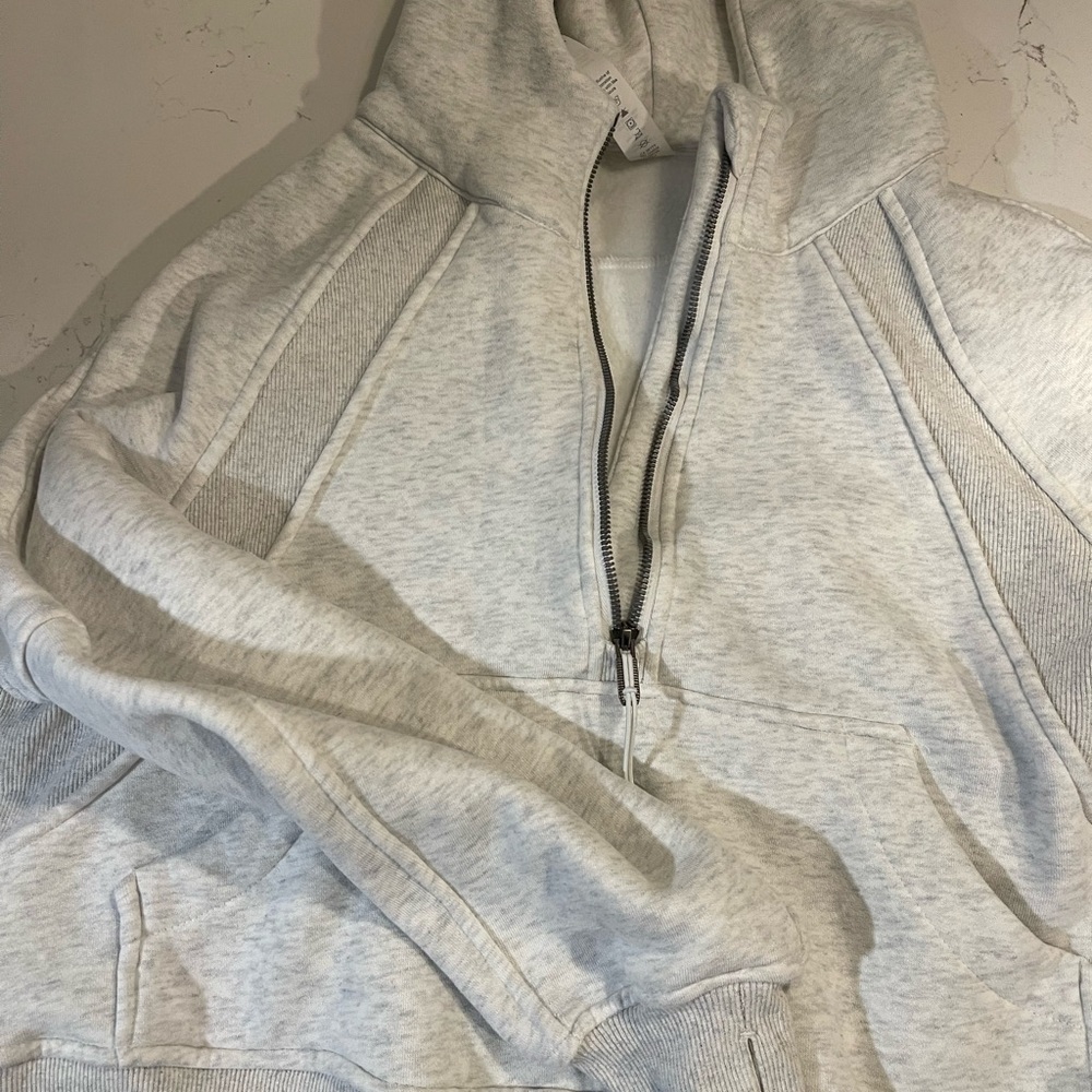 Women’s scuba sweatshirt